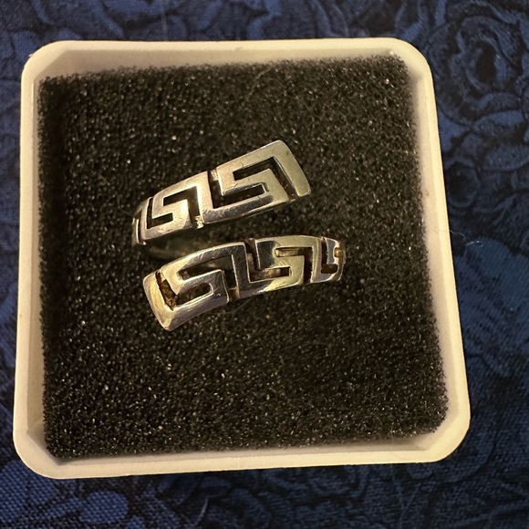 Jewelry - Sterling Silver Greek Eternity Ring